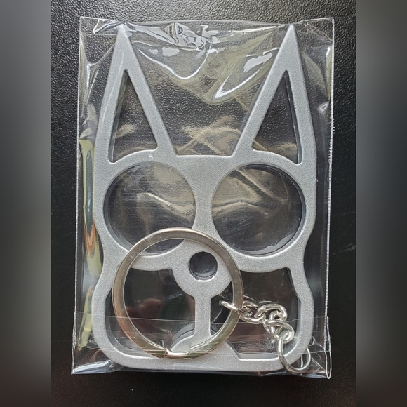 Metal Cat Protection Keychain - Picture 3 of 3